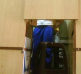 Se ponen a coger en una cabina de Internet