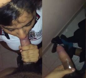 Se esconden en la habitación y le mama la verga a su prima