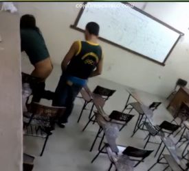 Pillados cogiendo en el recreo